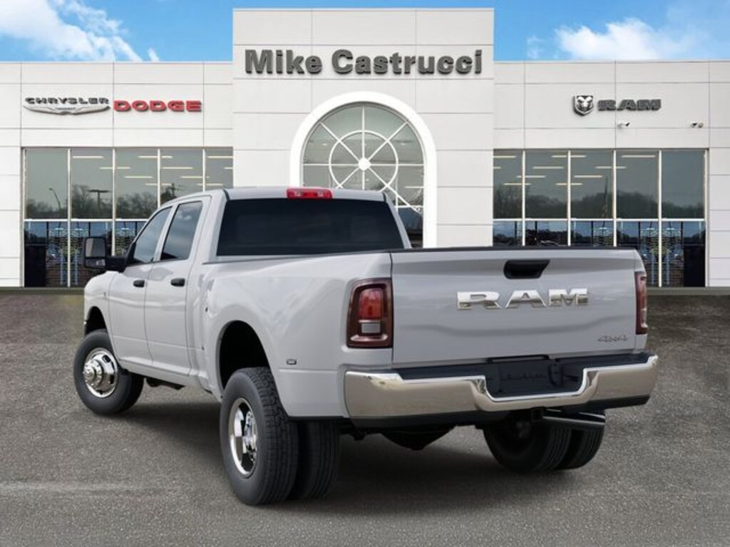 New 2026 Ram 3500 TRADESMAN CREW CAB 4X4 8' BOX Pickup