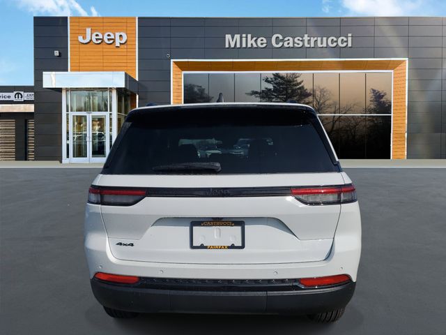 2025 Jeep Grand Cherokee Altitude photo 4