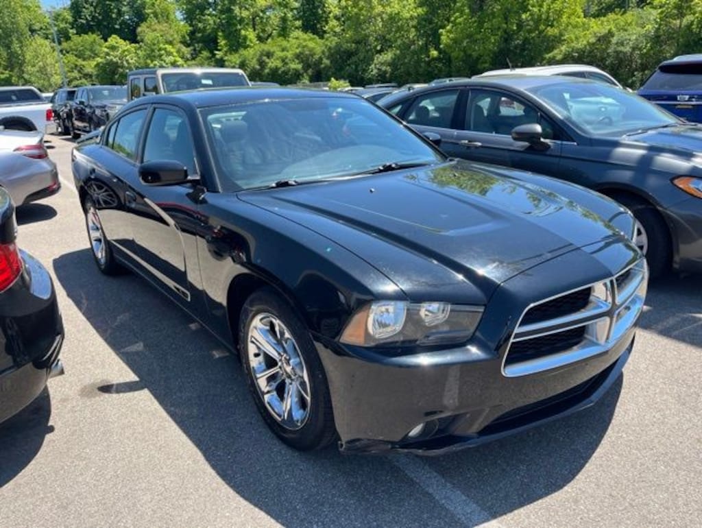 Used 2013 Dodge Charger SXT Sedan