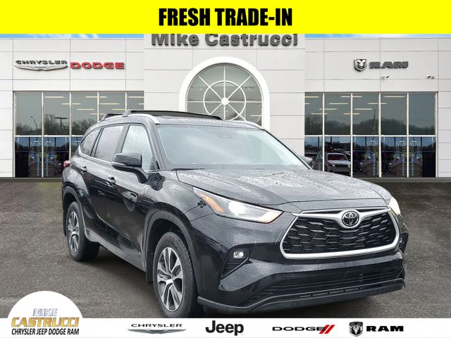 2024 Toyota Highlander XLE's photo