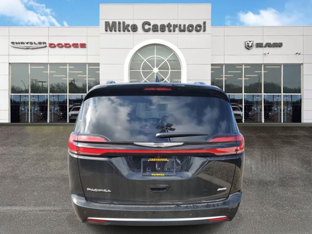 New 2026 Chrysler Pacifica PINNACLE AWD Passenger Van