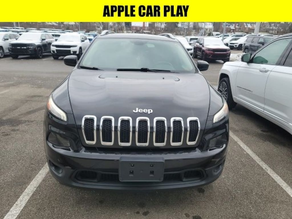 Used 2016 Jeep Cherokee Latitude SUV