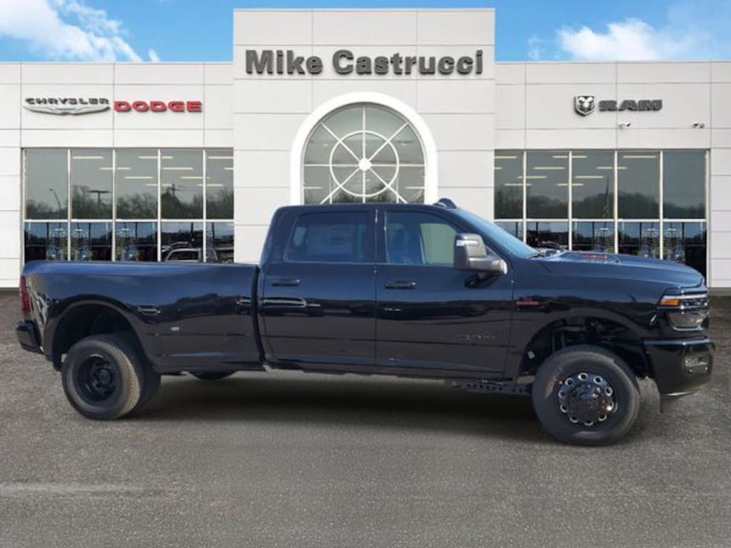 New 2026 Ram 3500 LARAMIE CREW CAB 4X4 8' BOX Pickup