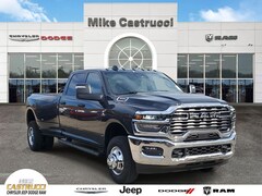 2026 Ram 3500 TRADESMAN CREW CAB 4X4 8' BOX Pickup