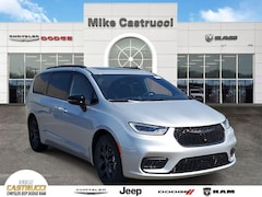 2026 Chrysler Pacifica LIMITED Passenger Van