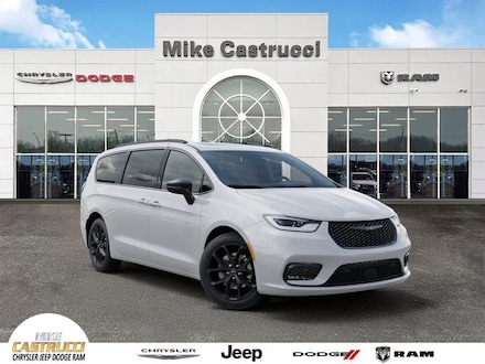 2026 Chrysler Pacifica LIMITED AWD Passenger Van