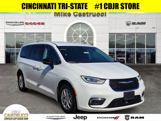 2024 Chrysler Pacifica Touring L's photo