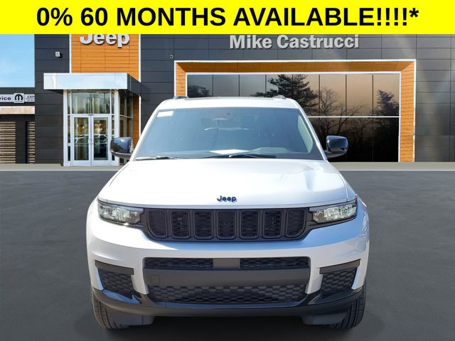 2025 Jeep Grand Cherokee Laredo Altitude photo 2