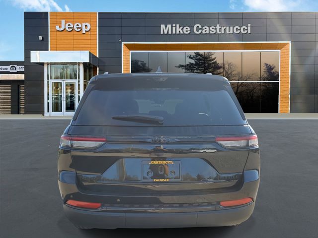 2025 Jeep Grand Cherokee Limited photo 4