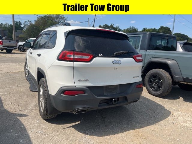 2017 Jeep Cherokee Sport photo 4