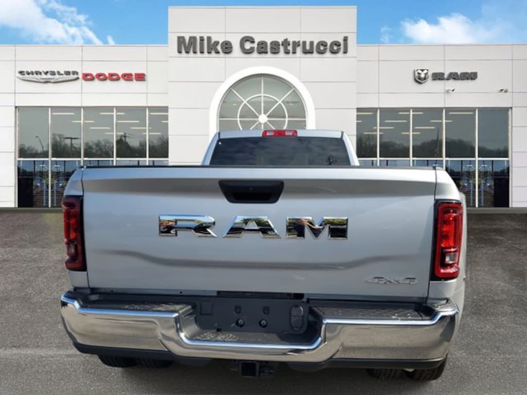 New 2026 Ram 3500 TRADESMAN CREW CAB 4X4 8' BOX Pickup