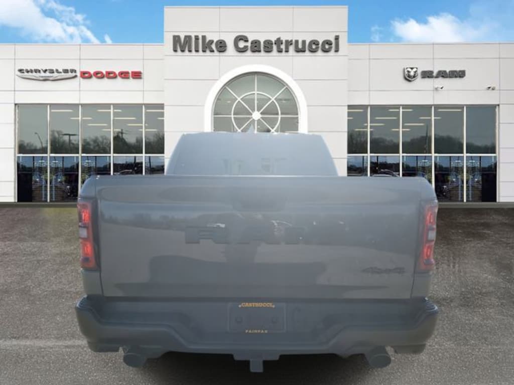 New 2026 Ram 1500 WARLOCK CREW CAB 4X4 5'7 BOX Pickup