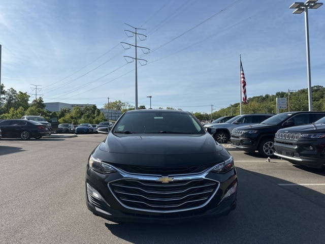 Used 2020 Chevrolet Malibu 1LT with VIN 1G1ZD5ST1LF026133 for sale in Cincinnati, OH