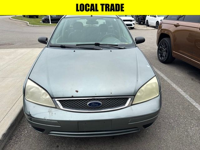 Used 2005 Ford Focus ZXW SE with VIN 1FAFP36N15W259410 for sale in Cincinnati, OH