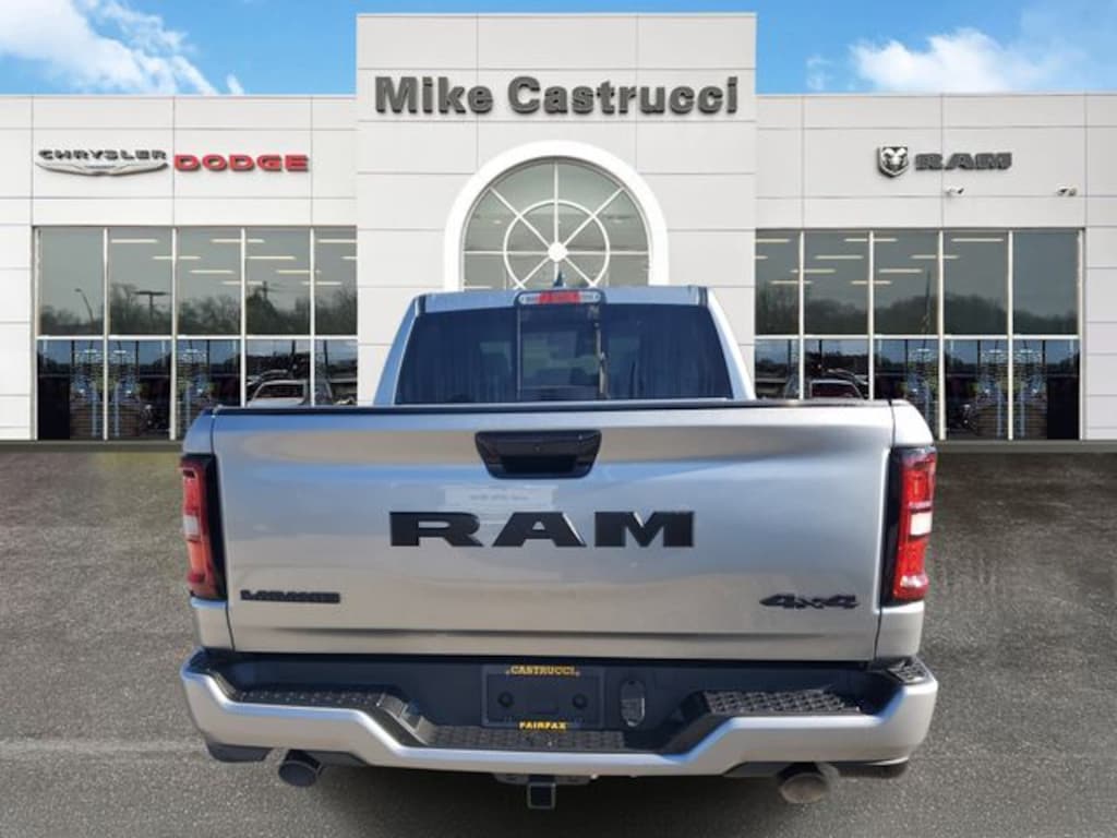 New 2026 Ram 1500 LARAMIE CREW CAB 4X4 5'7 BOX Pickup