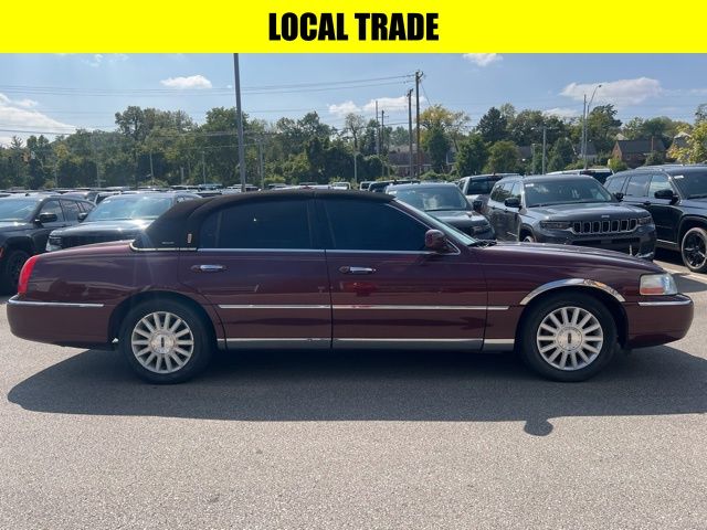 Used 2004 Lincoln Town Car Ultimate with VIN 1LNHM83W44Y644268 for sale in Cincinnati, OH