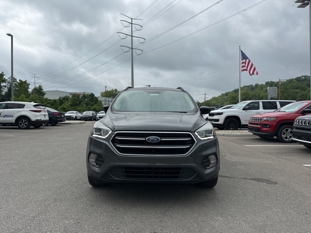 Used 2019 Ford Escape SE with VIN 1FMCU9GDXKUB98012 for sale in Cincinnati, OH