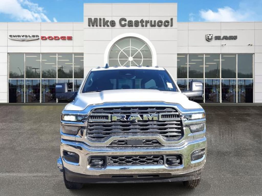 New 2026 Ram 3500 TRADESMAN CREW CAB 4X4 8' BOX Pickup