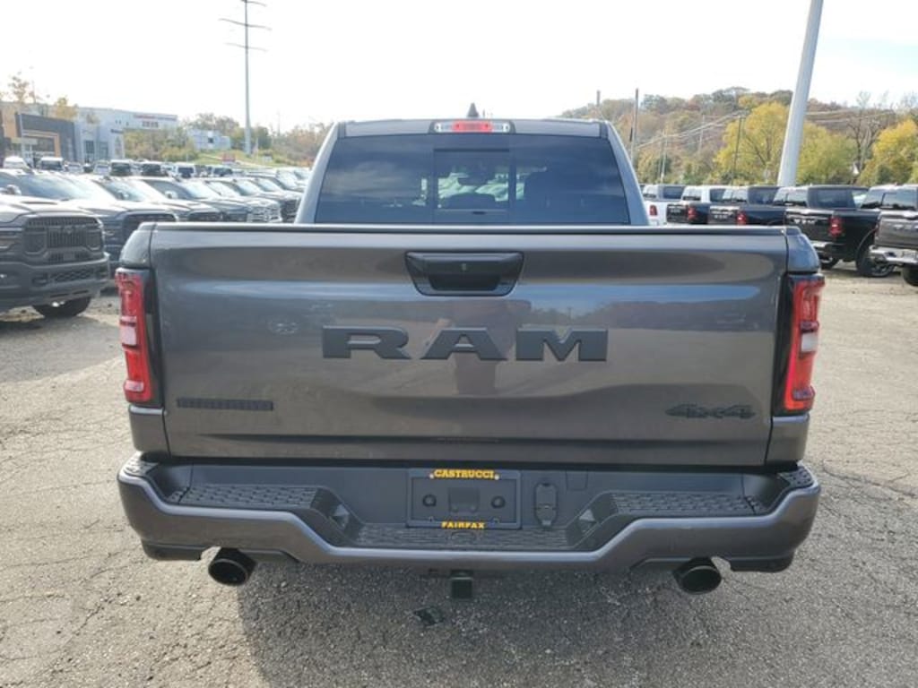 New 2026 Ram 1500 BIG HORN CREW CAB 4X4 5'7 BOX Pickup