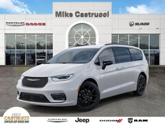 2026 Chrysler Pacifica SELECT Passenger Van