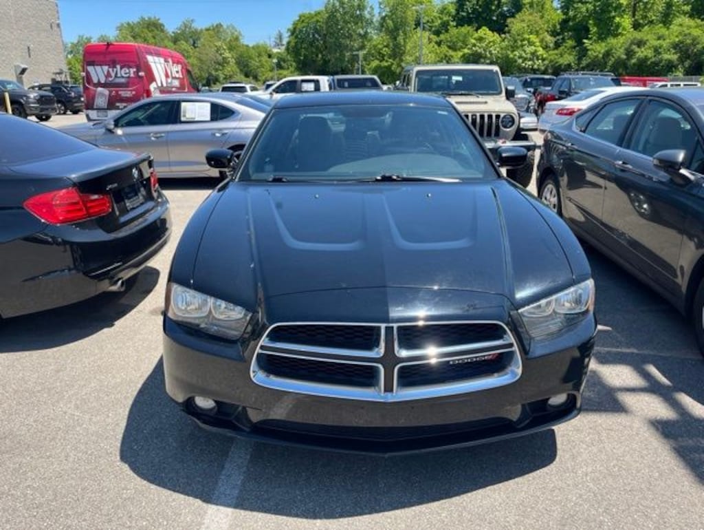 Used 2013 Dodge Charger SXT Sedan