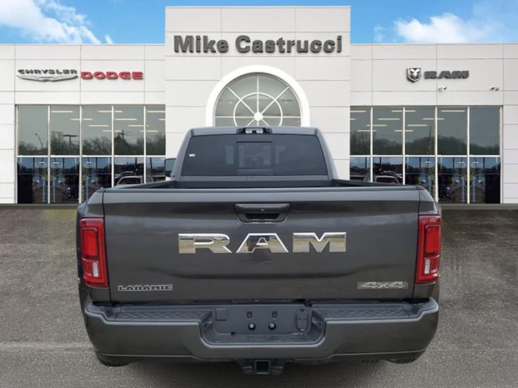 New 2026 Ram 3500 LARAMIE CREW CAB 4X4 8' BOX Pickup