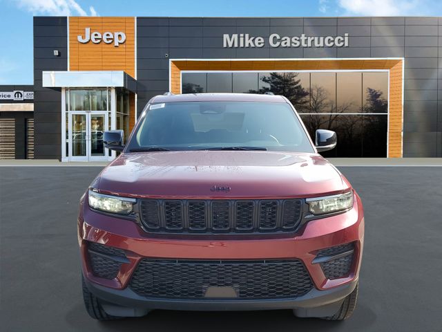 2025 Jeep Grand Cherokee Laredo Altitude photo 2