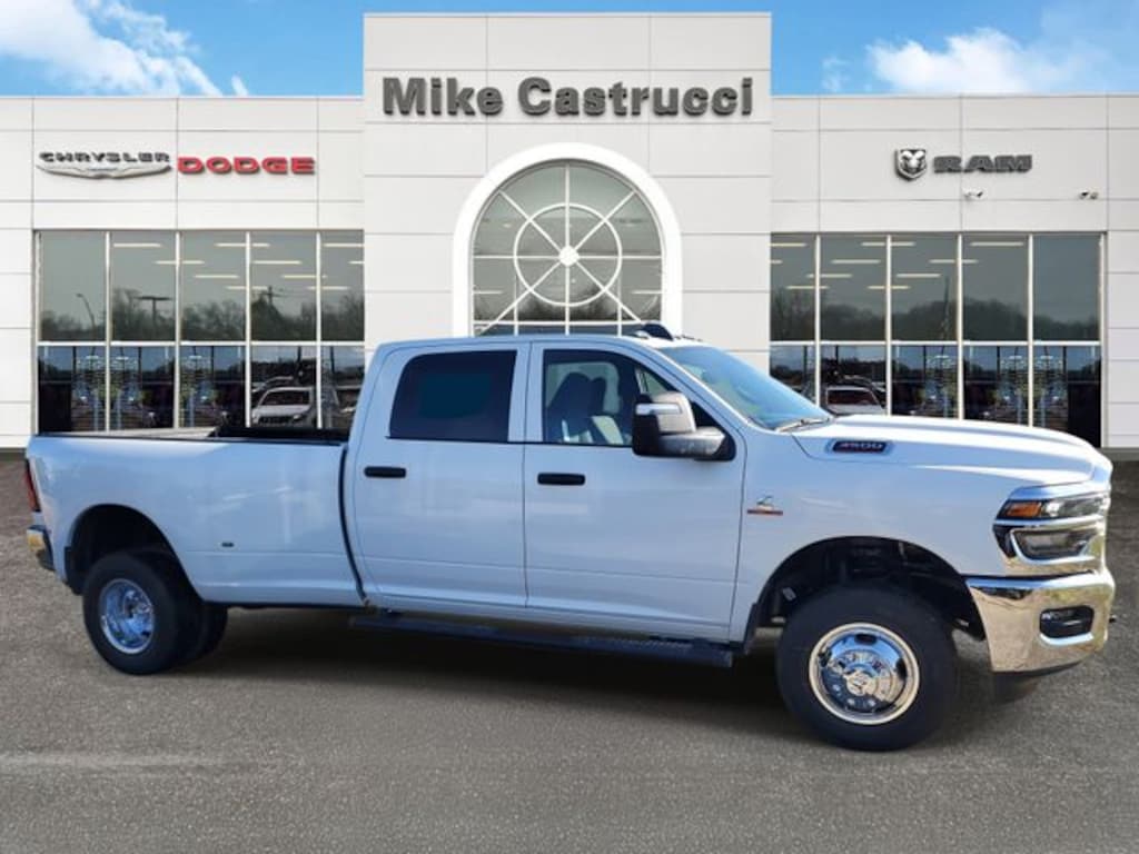 New 2026 Ram 3500 TRADESMAN CREW CAB 4X4 8' BOX Pickup