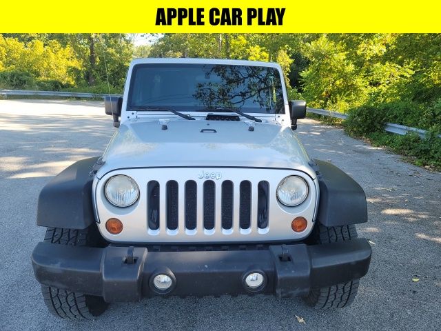 2012 Jeep Wrangler Unlimited Rubicon photo 2