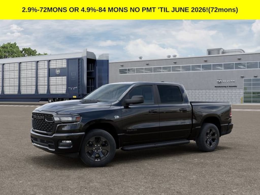 New 2026 Ram 1500 EXPRESS CREW CAB 4X4 5'7 BOX Pickup