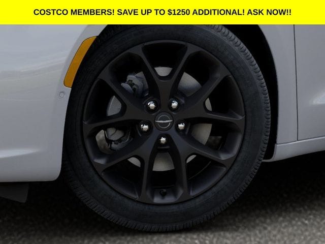 2026 Chrysler Pacifica Limited - Photo 8