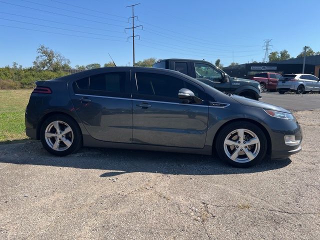 2013 Chevrolet Volt Base photo 2
