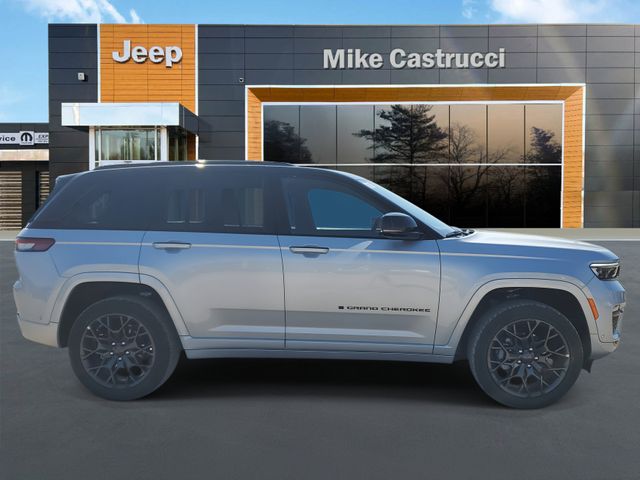 2025 Jeep Grand Cherokee Summit photo 3