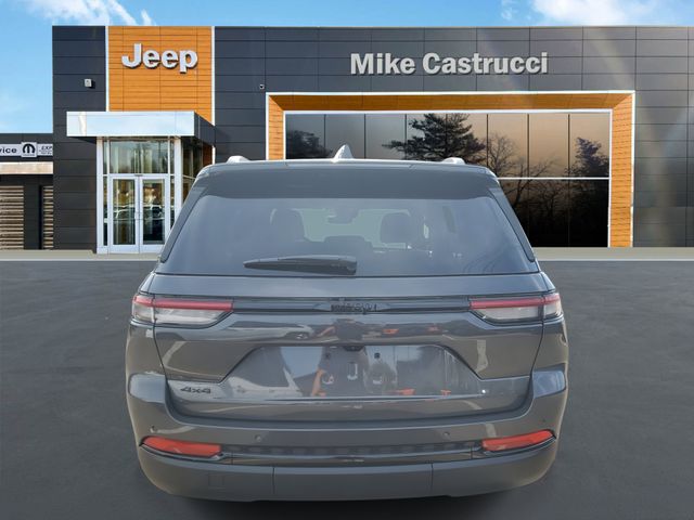 2025 Jeep Grand Cherokee Altitude photo 2