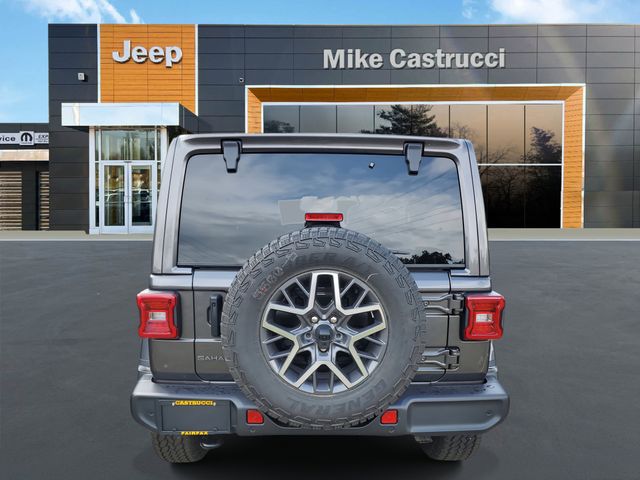 2025 Jeep Wrangler Sahara photo 4