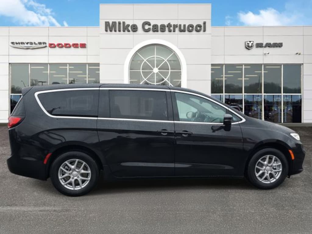 New 2026 Chrysler Pacifica SELECT Passenger Van