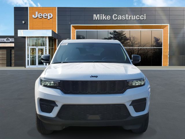2025 Jeep Grand Cherokee Altitude photo 2