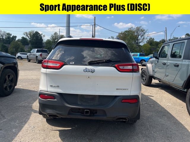 2017 Jeep Cherokee Sport photo 3