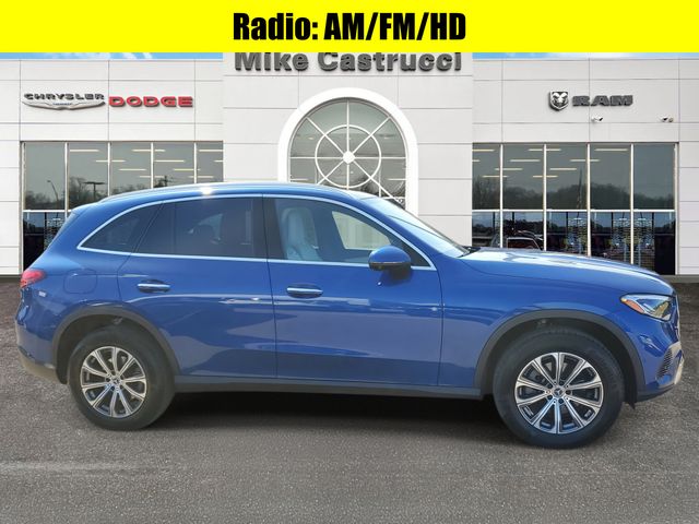 2024 Mercedes Benz GLC 300 photo 3