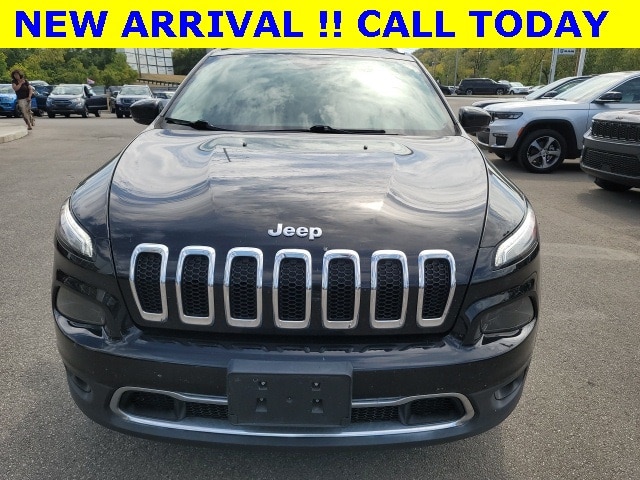 Used 2017 Jeep Cherokee Limited with VIN 1C4PJMDB3HW537209 for sale in Cincinnati, OH