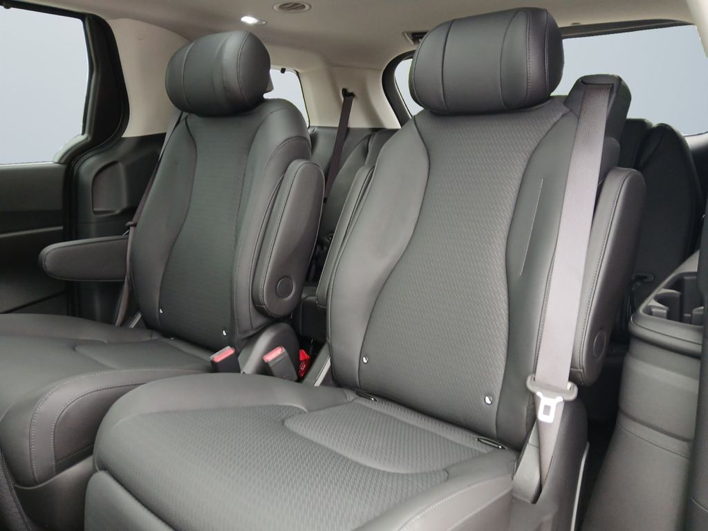 2026 Kia Carnival SX Prestige - Photo 13