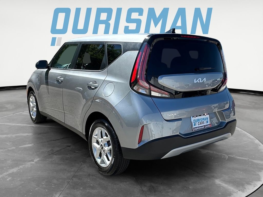 Used 2024 Kia Soul LX Hatchback