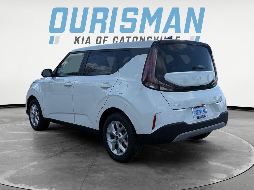 2025 Kia Soul LX photo 2