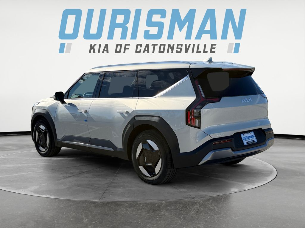 2026 Kia EV9 Wind photo 2