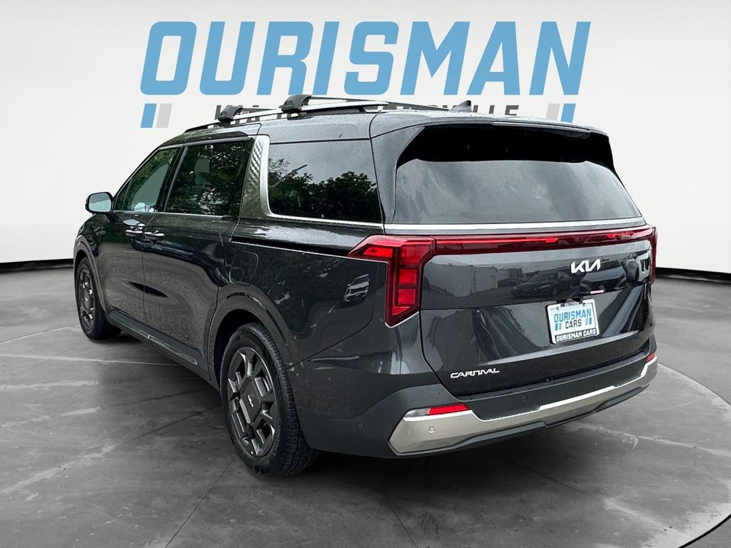 Used 2025 Kia Carnival SX Minivan/Van