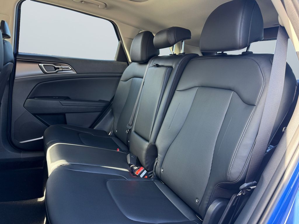 2026 Kia Sportage EX - Photo 13
