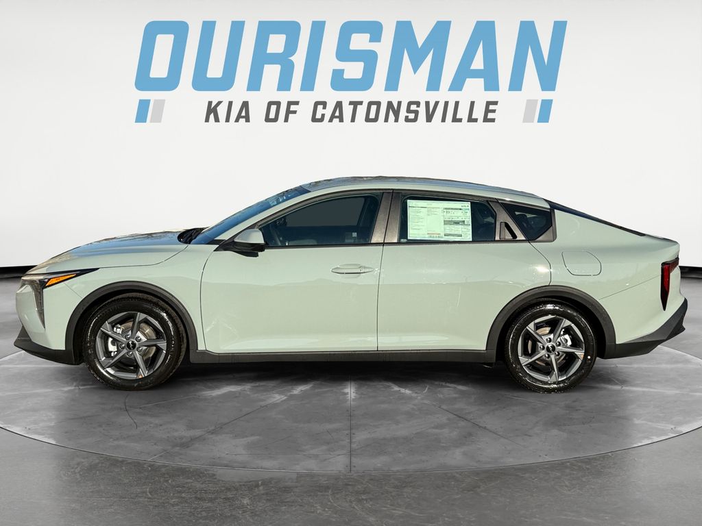 2025 Kia K4 LXS photo 3