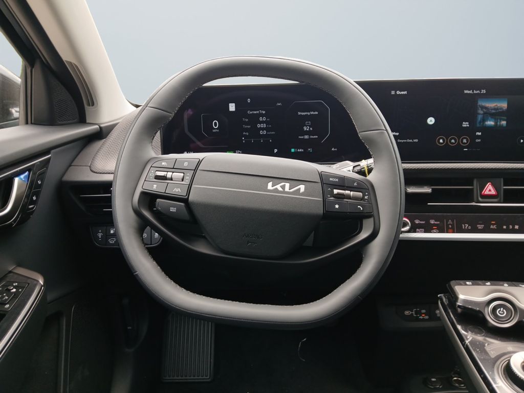 2025 Kia EV6 Wind - Photo 12