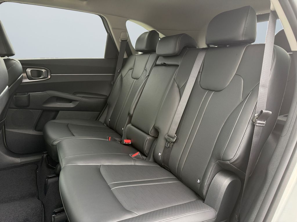 2026 Kia Sorento EX - Photo 13