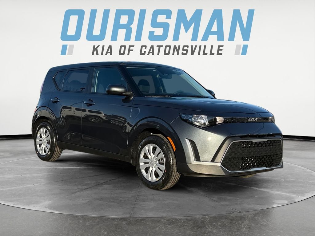 2025 Kia Soul LX's photo